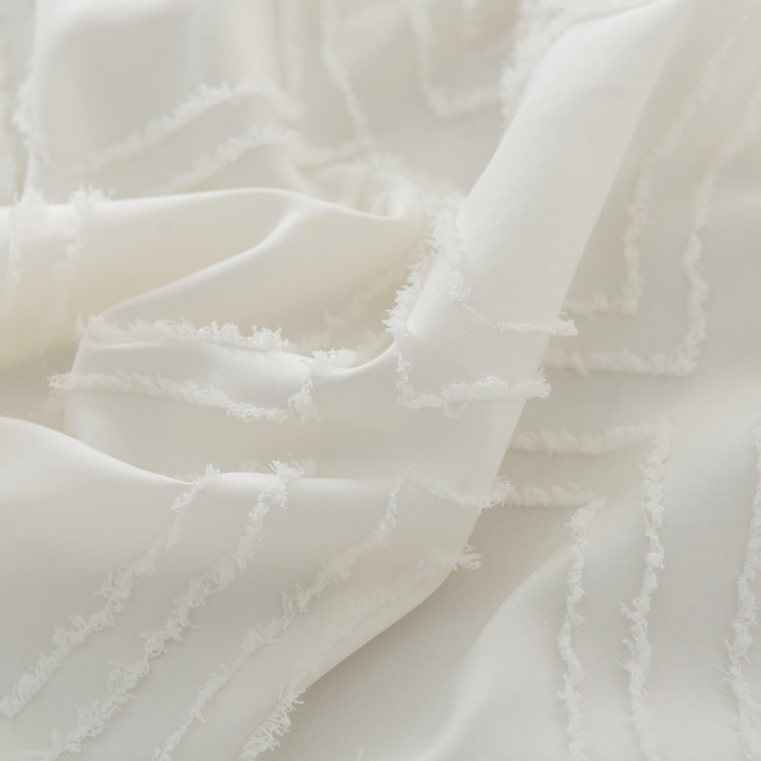 Full Tufted Ruffled Bed Skirt with Split Corners - Image 2